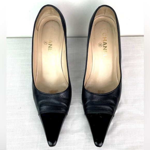 Authentic Vintage Chanel kitten heel pointed pumps size 38 1/2 two black leather - Picture 2 of 8